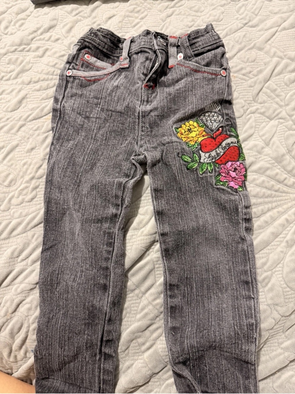 VTG Y2K Apple Bottoms Embroidered Heart Tattoo Jeans Grey Denim Toddler